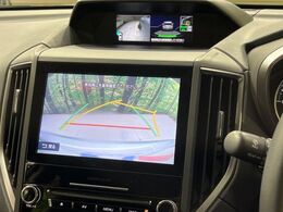 【サイド＆バックカメラ】停車・駐車時に死角になりがちな運転席から見えづらいサイドとリアの障害物を確認できます！雨天時や夜間などは特に活躍してくれるアイテムです。