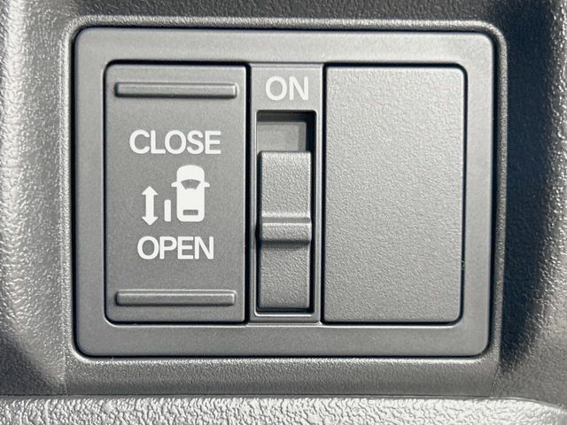 【シートヒーター】寒い日に重宝するシートヒーター！エアコンより早く温まってくれるので寒がりの人も安心ですね♪エアコンの温風は乾燥するから苦手、という方にもをおすすめです。