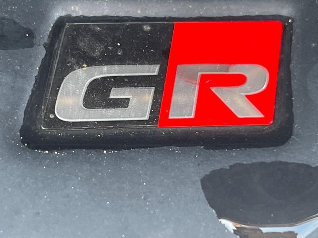 【GRフルエアロ】人気のGRエアロを装備！クルマの外観がよりスタイリッシュになり、街中で存在感あふれる1台に♪将来買い替える時にもリセールに影響しやすく、価値ある人気の装備です！