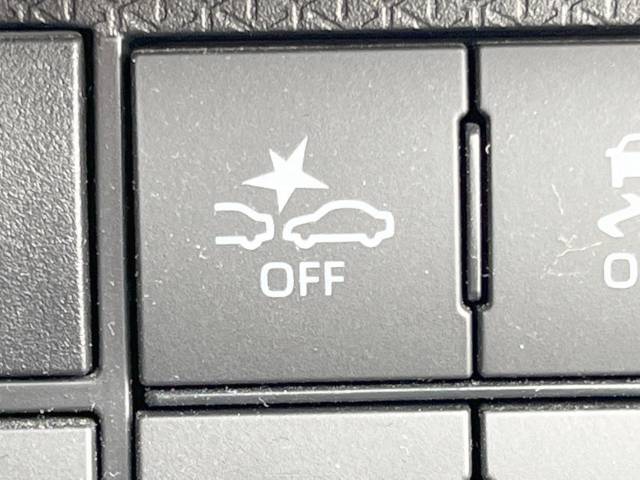 【スマートアシスト】走行中に前方の車両等を認識し、衝突しそうな時は警報とブレーキで衝突回避と被害軽減をアシスト。より安全にドライブをお楽しみいただけます。