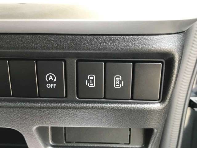【両側電動スライドドア】狭い場所でもドアを全開にでき、チャイルドロックを使っても運転席のスイッチを操作するだけでドアの開け閉めが可能です。小さなお子様でもボタン一つでスライドドアの開閉可能です。