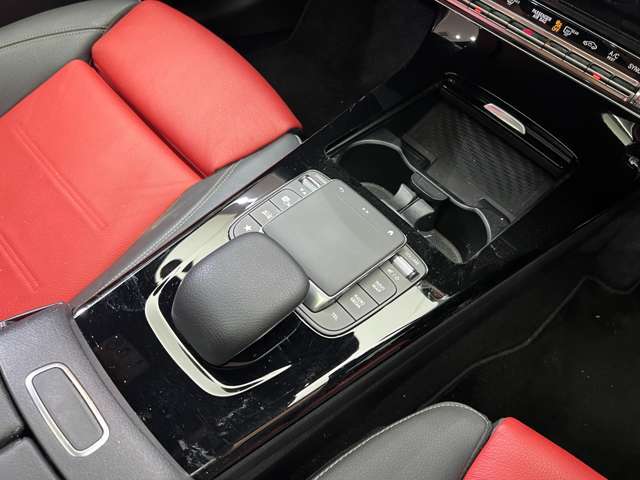 バックオーダーをご利用いただければ、希少なお車や、特定の装備のついたお車など、お客様からのご要望に応じて全国ネットワークからお探しさせて頂きます