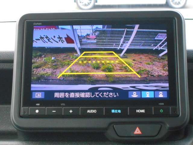 バックカメラ装備☆駐車時しっかりサポートしてくれます♪