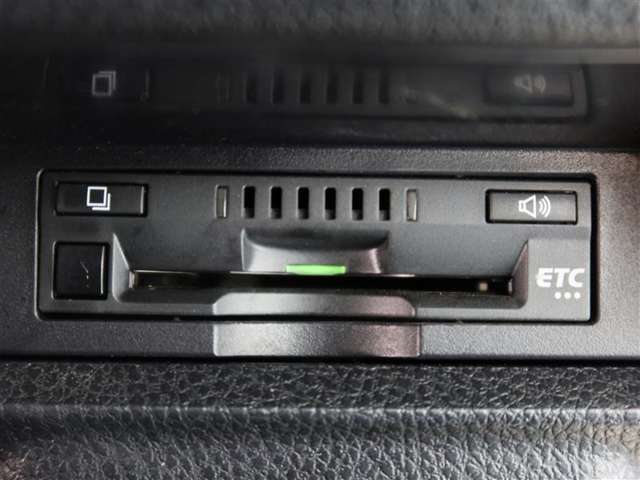 ETC車載器付きです。高速道路の料金所もスムーズに通過できます。