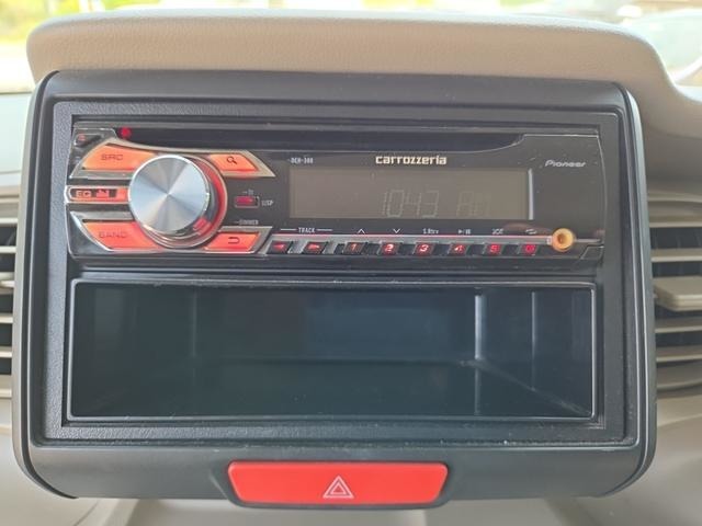 CDをセットしていただくと、お好きな音楽を車内でお楽しみいただけます♪