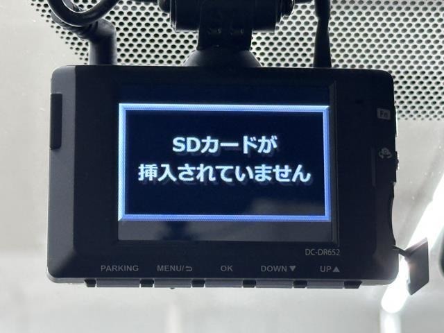 ドライブレコーダー装備してますよ。　思いでの記録や万が一の時の記録にも便利ですね。