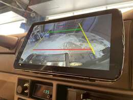 バックカメラを装備しているため、狭い駐車場や車庫入れも楽に駐車可能です