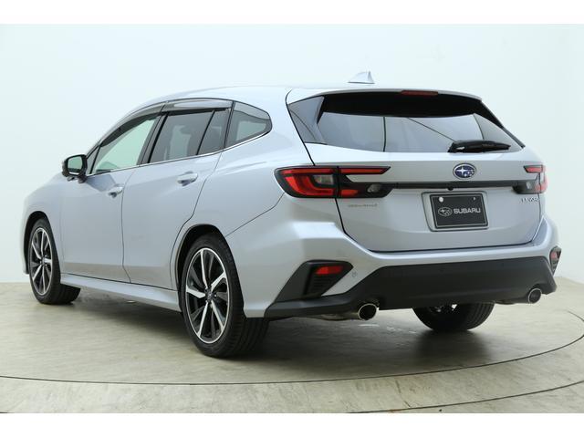 ■SUBARUが、デザインを通じて実現したいこと。それは、エモーショナルなデザインによってお客様の人生をイキイキと彩り、力強く堅実なデザインによって、長く使いたくなる信頼感や安心感を提供することです。