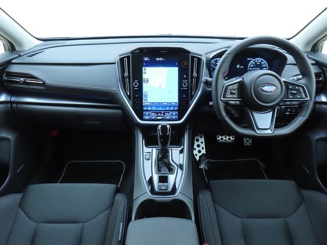 ■視界良好で運転しやすいコックピットです。シンプルで操作性の良いインパネ回りにデザインされ、SUBARUは安全性能に徹底的にまでこだわった視界設計を行っています。