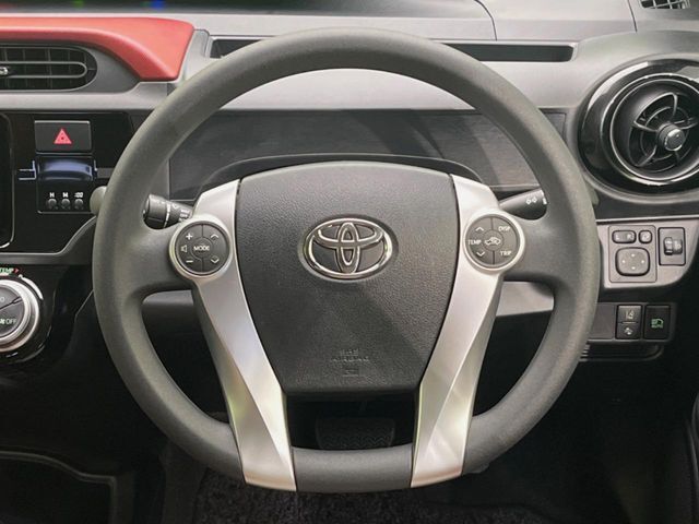 【ステアリングスイッチ】運転中、前方から目線をそらすことなく、オーディオ等の操作が可能な便利機能！安心＆快適なドライブを演出してくれます♪