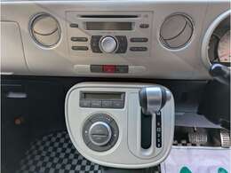 フロアレバーで、運転もしやすいです。