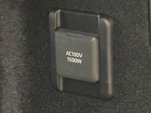 【AC100V】コンセント付きですので家庭用電化製品が車内でご利用いただけます。