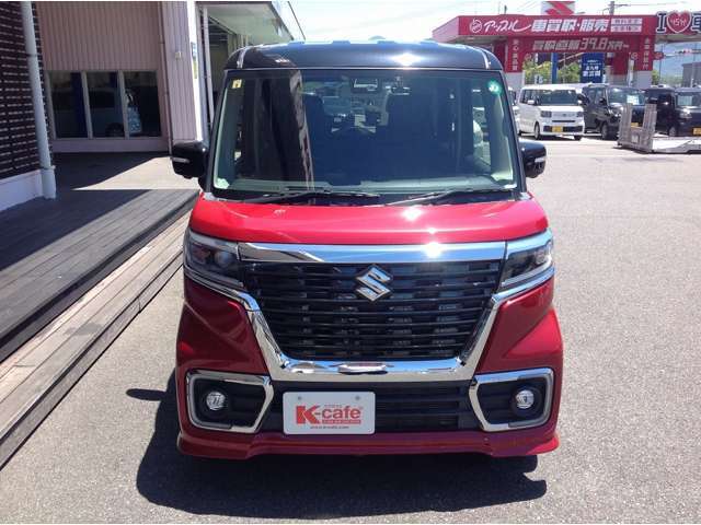 ケイカフェはオールメーカーのお車を取り揃えておりますので、1度のご来場でオールメーカーのお車を実際に見て比べていただくことが出来ます。試乗車も多数ご用意しておりますので、楽しく乗り比べしましょう！