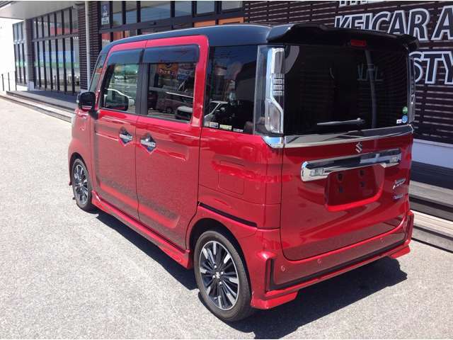 【届出済未使用車の得する価格】大量仕入れにより車両価格が割安な上重量税は払い込み済みで、登録月によっては取得税もかかりません。