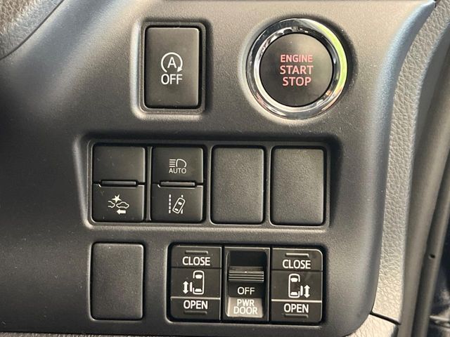 【両側パワースライドドア】スマートキーや運転席のスイッチで後席両側スライドドアの開閉が可能♪電動だから力を入れてドアを開ける必要が無く、小さなお子様でも簡単に開け閉めでき快適です♪