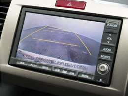 ◆バックカメラ◆リバースにするだけで映ります、後方の安全確認や、狭い駐車場での車庫入れ、雨の日や夜間など視界の悪い時に便利です！安全にバックする為には欠かせない装備です。