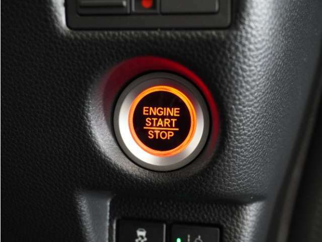 プッシュ式のエンジンスタートボタンです