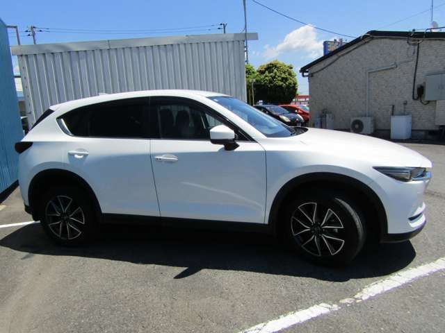 稀に、一つのお車にお客様が重なりご紹介出来ない場合、業者販売で商談中等でお車のご紹介が出来かねてしまう場合がございますので、事前のご来店予約を頂けますと幸いです。お電話は043-215-3939！