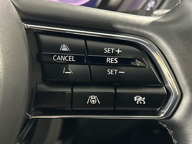 【マツダ・レーダークルーズコントロール】高速道路での長距離走行が楽に！自動で速度を保つクルーズコントロールが、衝突軽減システムと連携し、前方の車両を感知して車間を保つように速度調節してくれます！！