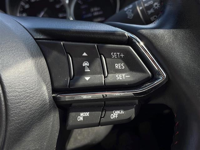 気になる車はすぐにお問い合わせください！画面右側の0066から始まる無料ダイヤルからお問い合わせ下さい！専門スタッフがお車のご質問にお答えいたします！