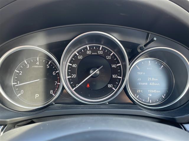 スピードメーターの画像です。店舗にて現車の確認もいただけますので、お電話で在庫のご確認の上是非ご来店くださいませ！！！ワクワクするクルマ選びをご提案します！