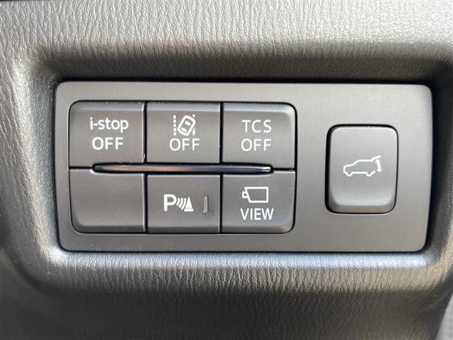 運転席操作部の画像です。店舗にて現車の確認もいただけますので、お電話で在庫のご確認の上是非ご来店くださいませ！！！ワクワクするクルマ選びをご提案します！