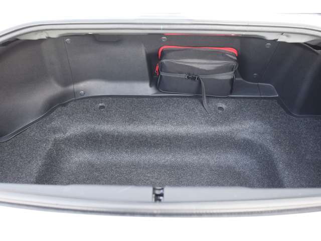 パンク修理キットの有効期限も確認して納車致します。