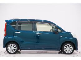 県内13店舗にて常時500台以上ダイハツ車を展示中です。見て、触って、納得のいく一台をぜひ見つけてください。