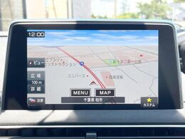 ●プジョー純正ナビ:一体感のあるナビは、高級感ある車内を演出してくれます。Bluetooth再生などオーディオ機能も充実しておりますので、運転もより楽しめます♪
