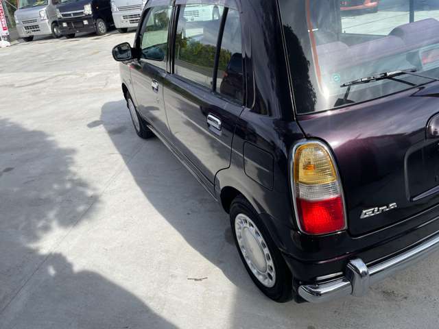 フジモトオートをご覧いただきありがとうございます。当店では、お仕事で多く利用される軽バン・軽トラックをはじめ、軽自動車や普通車まで幅広い車種を取り揃えております♪