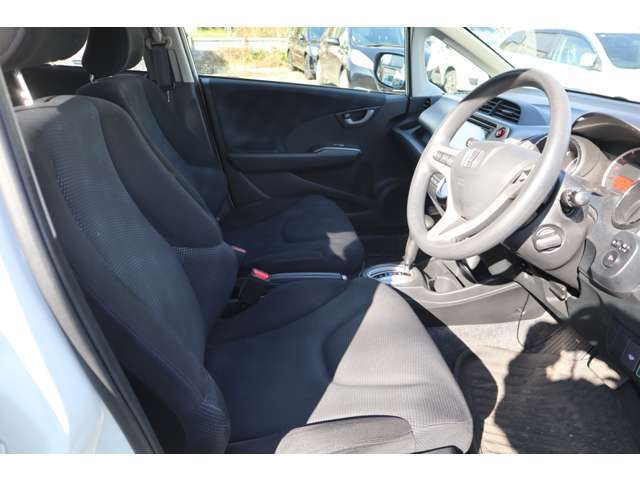 ●中古タイヤホイール4本セット2万円●普通車TベルトWポンプ交換7万円●新品HID2万円●下廻り防錆1.8万円●新品エンジンスターター3万円●新品ETCセットアップコミ1.8万円●全て部品代・工賃コミ