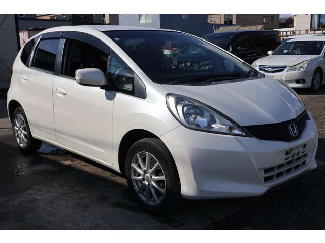 『低走行・格安良質車専門店』車は何かとお金がかかるもの、できる限りローコスト・長くお乗り頂くのがカーライフプランナーの私どもの仕事だと思います！修復歴やメーター不正に関しても厳重にチェックしています！