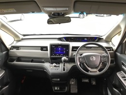 広びろとした視界が運転にゆとりを広げます。