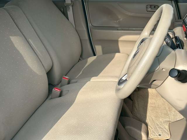 人気のワゴンR/ムーヴ/デイズから、便利なスライドドア付きN-BOX/タント/ルークスなどの軽自動車や3列シートミニバンのセレナ/ステップワゴン/ノア/ヴォクシーを多数取り揃えております。