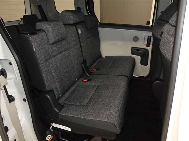 人の触れるシートは念入りに清掃・消臭を実施しております。