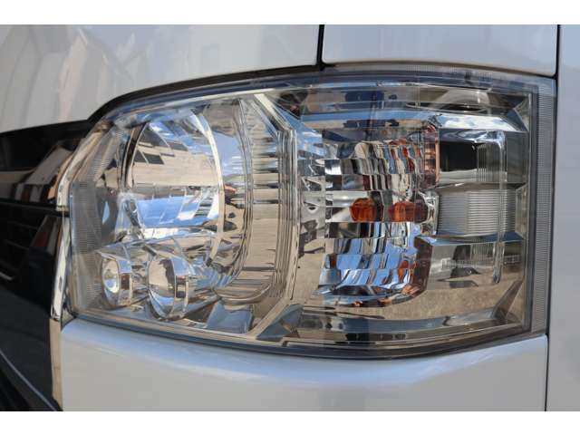 ★R3年式　2800ccディーゼル2WD入庫・純正LEDヘッドランプ★お気軽にご相談・お問い合わせ・ご来店お待ちしております。お客様のニーズに合わせたコンプリートカーを制作させて頂きます。