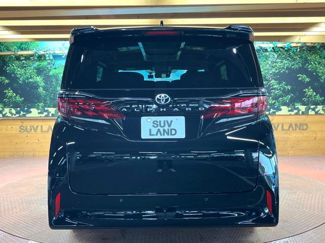 安心の最長10年・走行無制限保証（有償）をご用意。保証内容も充実はもちろん、無料点検＆オイル交換や、年中無休の全国・24時間ロードサービスも付帯されておりますのでご安心下さい。