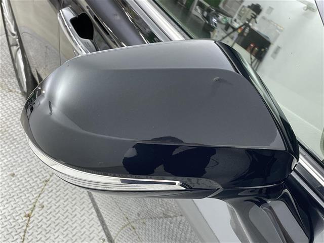 【　電動格納ウインカーミラー　】付いているだけで高級感のUPするウィンカー内臓サイドミラー♪もちろん見た目だけでなく、対向車からの視認性の向上につながり、安全度もUP♪