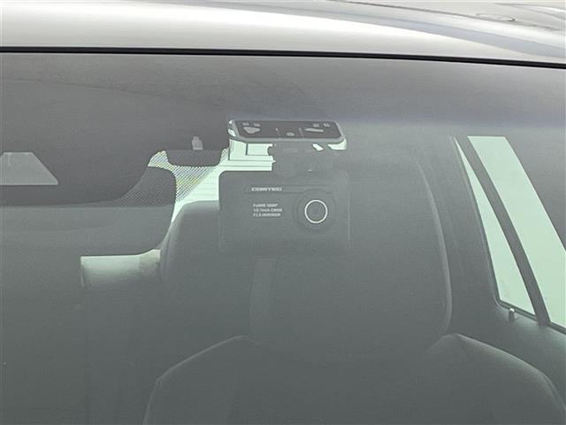 【　ドライブレコーダー　】運転中の記録を残します。事故などを起こした起こされた時の証拠を残します。
