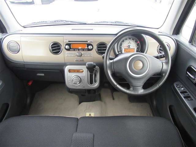 コンパクトな運転席