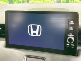 【純正ナビ】人気の純正ナビを装備。オーディオ機能も充実しており、Bluetooth接続すればお持ちのスマホやMP3プレイヤーの音楽を再生可能！毎日の運転がさらに楽しくなります！！