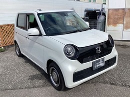 自社整備工場で点検整備をおこなってからお渡ししています。車検が残っている場合は『12ヶ月点検整備』を、車検整備付きの場合は『車検整備』をおこないます。整備費用は車両本体価格に含まれています。