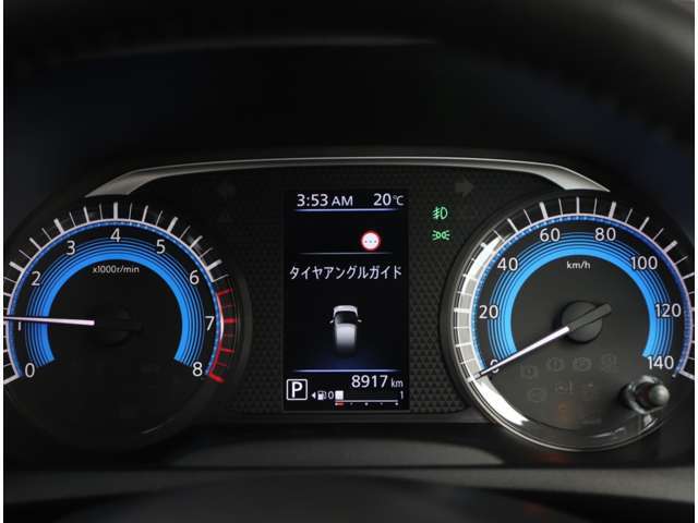 「タイヤアングルガイド」など、さまざまな車両情報にすばやくアクセス可能です！
