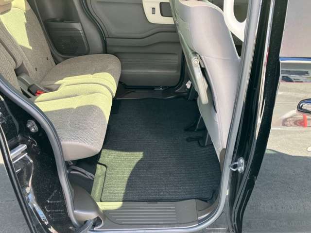 当店在庫車両は、有償保証をご用意しております。有償保証は、HV機構・安全装備にも対応可能です。中古車ならではの購入後の不安も解消できます。