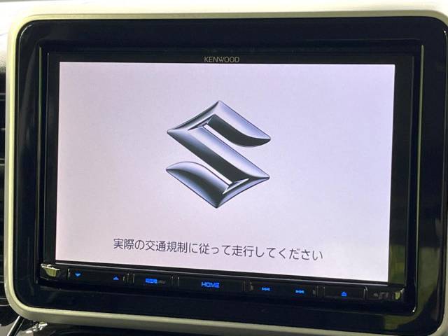 【純正8型ナビ】人気の純正ナビを装備しております。ナビの使いやすさはもちろん、オーディオ機能も充実！キャンプや旅行はもちろん、通勤や買い物など普段のドライブも楽しくなるはず♪