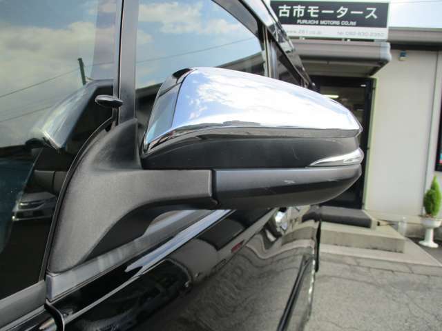 デザイン性だけでなく、ドライバーの巻き込み防止など安全運転をサポート致します！周囲からの視認性にも優れていて安心です！