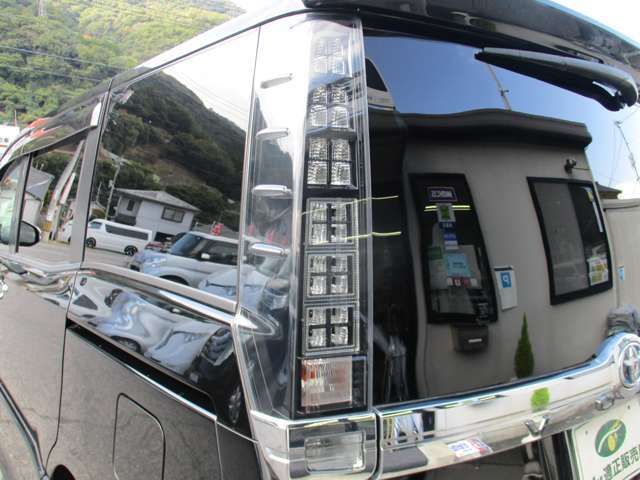 ライトのくすみや小さな傷など、くすんだレンズもある程度まで綺麗に復活します♪お車のライトが気になる方はお気軽にご相談下さいね♪