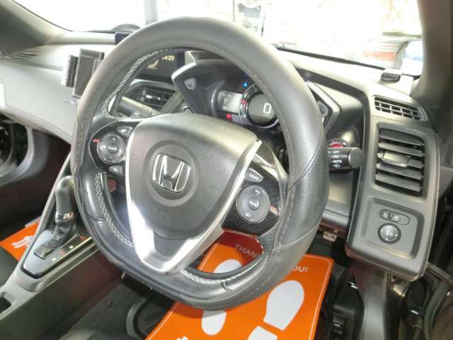 パドルシフト付きでスポーティーな運転が可能です！