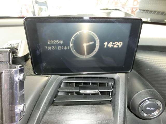 センターディスプレイ付き！