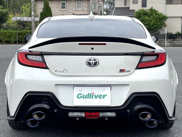 なかなか見ることのできないアンダーフロアですがスポーツカー選びの重要なチェックポイントです。当車両には、フロア・フレームに損傷、歪みなどもありません。